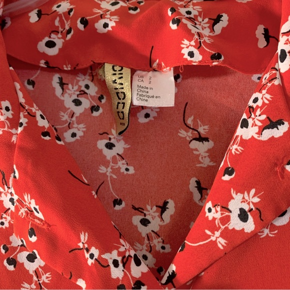 Floral short-sleeved button up - Picture 2 of 3